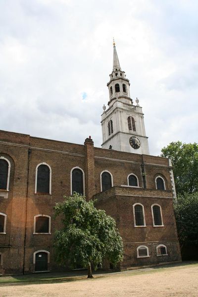 File:St James Churchyard London.jpg
